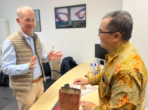 Prof. Dr. Dedi Rohendi, M.T., dalam kegiatan Penandatangan Implementation Agreement antara PTK UPI dan TUD